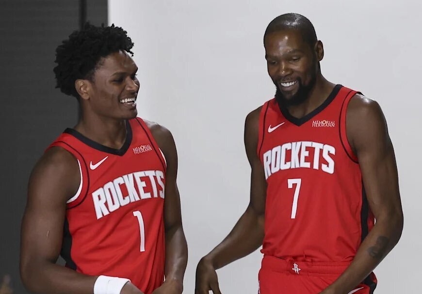 他是个慷慨, 同时